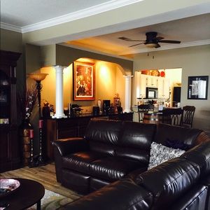 Meet your Posher, Caryn